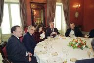 O Presidente da República, Jorge Sampaio, oferece um almoço no Palácio de Belém a José Eduardo Moniz, Francisco Pinto Balsemão, José Rodrigues dos Santos, Emídio Rangel, Miguel Pais do Amaral, entre outros.