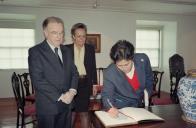 Deslocação do Presidente da República, Jorge Sampaio, ao Porto, onde se encontra com a Princesa Maha Chakri Sirindhom da Tailândia, a 31 de março de 2000