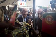 No âmbito da Visita de Estado do Presidente da República à Costa do Marfim, o Presidente da República costa-marfinense, Alassane Ouattara, e Senhora, Dominique Ouattara, oferecem, em Abidjan, um jantar oficial em honra do Presidente português, no início do qual os dois Chefes de Estado brindam à prosperidade e relações dos dois países, a 13 de junho de 2019