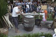 O Presidente da República e Senhora de Aníbal Cavaco Silva, assistem ao Cortejo Etnográfico, integrado nas Festas do Concelho de Ponte de Lima - Feiras Novas, a 11 de setembro de 2004