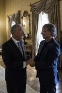 O Presidente da República Marcelo Rebelo de Sousa, assiste ao décimo encontro da segunda edição do programa “Escritores no Palácio de Belém”, que contou com a presença de Mia Couto que conversou com alunos do ensino secundário sobre a sua obra, a 3 de maio de 2008

