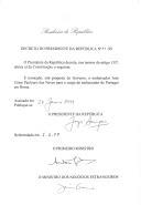 Decreto que nomeia, sob proposta do Governo, o embaixador José César Paulouro das Neves para o cargo de Embaixador de Portugal em Roma [Itália].