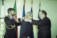 O Presidente da República, Jorge Sampaio, preside, no Hockey Club de Sintra, à sessão solene de lançamento do livro "Cipriano dos Santos - Primeiro Campeão do Mundo do Hockey Club de Sintra", de Rodrigo Pinto. Seguidamente agracia os antigos campeões do mundo, do Hockey Club de Sintra, Cipriano dos Santos e António Raio, a 26 de março de 2000
