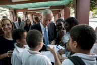 O Presidente da República Marcelo Rebelo de Sousa visita a Escola Portuguesa de Luanda onde contacta com alunos e professores desta escola, a 25 de setembro de 2017