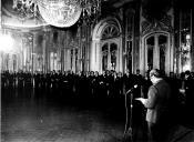 O Presidente da República Costa Gomes discursa perante os representantes do Corpo Diplomático durante a apresentação de cumprimentos de fim de ano, no Palácio de Queluz.
