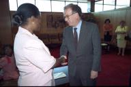 O Presidente da República, Jorge Sampaio, com Jonas Malheiro Savimbi e o Major Valentim Loureiro