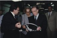 O Presidente da República, Jorge Sampaio, acompanhado de Maria José Ritta, em visita a unidade industrial, durante as Jornadas da Interioridade