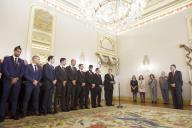 O Presidente da República, Aníbal Cavaco Silva, condecora, com o grau de Grande-Oficial da Ordem do Infante D. Henrique, o Presidente da Federação Portuguesa de Futebol, Fernando Gomes, e ﻿com diversos graus das Ordens do Infante Dom Henrique e do Mérito, ﻿os atletas, técnicos e dirigentes da Seleção Nacional de Futebol de Praia, que, em 2015, se sagrou campeã nos Campeonatos do Mundo e da Europa da modalidade, a 15 de dezembro de 2015 