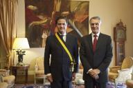 O Presidente da República, Aníbal Cavaco Silva, recebe em audiência e condecora o Embaixador da Tailândia em Portugal, Kasivet Paruggamanont, com a Grã-Cruz da Ordem de Mérito, a 15 de dezembro de 2010