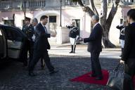 O Presidente da República Marcelo Rebelo de Sousa, recebe, na Praça do Império em Lisboa, o Presidente da República Popular da China, Xi Jinping, e Senhora Peng Liyuan, com uma cerimónia oficial de boas-vindas que deu início a Visita de Estado a Portugal do Chefe de Estado chinês, a 4 de dezembro de 2018