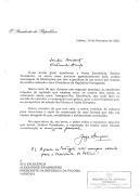 Carta do Presidente da República, Jorge Sampaio, dirigida a Aleksander Kwasniewski, Presidente da República da Polónia, agradecendo-lhe a "cordial mensagem de felicitações" que lhe foi endereçada por ocasião da sua reeleição no cargo de Presidente e afirmando a sua vontade de trabalhar no redobrar de esforços para, em conjunto, "vencermos o repto da construção de uma Europa que seja um espaço alargado de paz, estabilidade e solidariedade acrescidas".