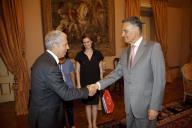 O Presidente da República, Aníbal Cavaco Silva, recebe em audiência o Conselho de Administração da Fundação Cidade Guimarães 2012 - Capital Europeia Cultura, a 2 de junho de 2011