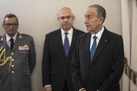 O Presidente da República, Marcelo Rebelo de Sousa, entrega, em cerimónia na Sala dos Embaixadores no Palácio de Belém, as insígnias de Comendador da Ordem do Mérito a Carlos Alberto Monteiro Sousa Ramos, a 3 de janeiro de 2018