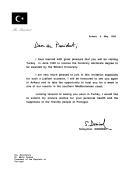 Carta do Presidente turco, Süleyman Demirel, dirigida ao Presidente da República de Portugal, Mário Soares, saudando a sua visita à Turquia em junho de 1995 para receber o doutoramento honorário pela Universidade de Bilkent e convidando-o para passar uma semana num dos resorts da costa sul do Mediterrâneo.