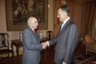 O Presidente da República, Aníbal Cavaco Silva, recebe em audiência o General José Alberto Loureiro dos Santos, a 15 de dezembro de 2009