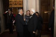 O Presidente da República Italiana Sergio Mattarella e a sua filha Laura Mattarella, ofereceram, no Palácio do Quirinale, um jantar oficial em honra do Presidente da República Marcelo Rebelo de Sousa, no início do qual os dois Chefes de Estado efetuaram um brinde à prosperidade e relações dos dois países, a 12 de novembro de 2019