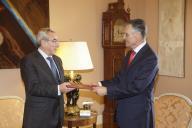 O Presidente da República, Aníbal Cavaco Silva, recebe em audiência, o Embaixador Francisco Ribeiro Telles, para entrega de cartas credenciais como representante diplomático de Portugal em Brasília, Brasil, a 28 de fevereiro de 2012