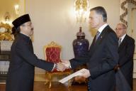 O Presidente da República, Aníbal Cavaco Silva, recebe cartas credenciais de novos embaixadores em Portugal, a 21 de março de 2014