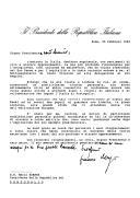 Carta do Presidente da República Italiana, Francesco Cossiga, dirigida ao Presidente da República, Mário Soares, agradecendo a forma calorosa e amigável como foi recebido durante a sua visita a Portugal, juntamente com o Sub-secretário de Estado Vitalone e toda a delegação italiana que o acompanhou.