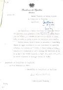 Pedido de autorização de despesa do Secretário da PR, dirigido ao Ministro de Estado e Adjunto do Presidente do Conselho relativo a despesa com oferta de um cofre de prata dourada com miniatura sobre marfim à Rainha Frederica da Grécia, por ocasião da sua visita a Portugal.