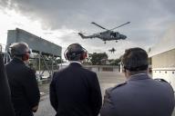 Na Base Naval de Lisboa, no Alfeite, o Presidente da República Marcelo Rebelo de Sousa assiste a vários exercícios de simulação de catástrofes e a um briefing sobre a formação profissional ali ministrada, a 27 de novembro de 2017