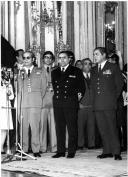 O general Francisco Costa Gomes, o Almirante José Pinheiro de Azevedo e o General Manuel Diogo Neto, entre outras altas individualidades dos 3 ramos das Forças Armadas, durante cerimónia de tomada de posse do Presidente da República, General António de Spínola, na Sala dos Espelhos do Palácio de Queluz.