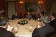 Almoço do Presidente da República, Jorge Sampaio, com o Ministro da Cultura, Pedro Roseta, e os responsáveis do CCB e Teatro São Carlos, no Palácio de Belém, a 26 de fevereiro de 2003