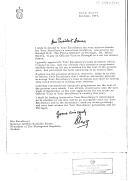 Carta do Rei Olav da Noruega, dirigida ao General António Ramalho Eanes, Presidente da República Portuguesa, agradecendo o convite, que lhe foi transmitido pelo Primeiro Ministro de Prtugal, Dr. Mário Soares, para a realização de uma visita oficial a Portugal, lamentando que a mesma, dada agenda já preenchida, só possa ocorrer na última semana de setembro de 1977.
