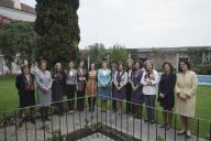 Fotografia de Maria Cavaco Silva com mulheres que exercem funções na Casa Civil da Presidência da República, no Palácio de Belém, a 2 de abril de 2012