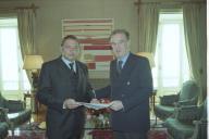 O Presidente da República, Jorge Sampaio, recebe as cartas credenciais do embaixador (?)