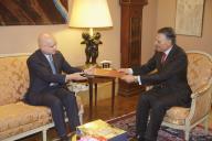 O Presidente da República, Aníbal Cavaco Silva, recebe em audiência o Embaixador Francisco Xavier Esteves, para entrega de cartas credenciais como representante diplomático de Portugal em Rabat, Marrocos, a 13 de março de 2012