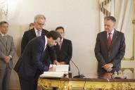 O Presidente da República, Aníbal Cavaco Silva, recebe em audiência o Presidente do Governo Regional da Madeira, Miguel Filipe Machado de Albuquerque, a quem confere posse como membro do Conselho de Estado, a 23 de abril de 2015