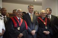 O Presidente da República, Aníbal Cavaco Silva, assiste à cerimónia de atribuição do Doutoramento Honoris Causa, pela Universidade Técnica de Lisboa, ao Presidente da República de Cabo Verde, Comandante Pedro Pires, no Instituto Superior de Ciências Sociais e Políticas (ISCSP), Pólo da Ajuda, Lisboa, a 26 de maio de 2010