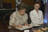 Por ocasião da visita do Presidente da República à Região Administrativa Especial de Macau, a Dra. Maria Cavaco Silva visita com a mulher do Chefe do Executivo local, Dra. Winnie Fok, a creche "Golfinho", a 16 de maio,  e a Santa Casa da Misericórdia de Macau, a 18 de maio de 2014