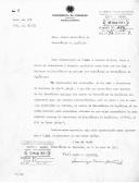 Ofício n.º 20.621 da parte do Chefe de Gabinete da Presidência do Conselho, dirigida ao Secretário da Presidência da República, a comunicar o despacho dado pelo Ministro da Presidência em relação à utilização dos automóveis da Presidência da República, e de acordo com as instruções dadas pelo Presidente do Conselho, em 23 de abril de 1951.