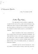 Carta do Presidente da República, Mário Soares, dirigida ao Presidente da República Popular de Angola, José Eduardo dos Santos, dando conhecimento da formação da associação ELO, constituída por um grupo de empresários portugueses, com experiência nos negócios com África, e da realização do I Congresso da Cooperação Portuguesa, nos dias 20 a 22 de dezembro de 1988, em Lisboa e solicitando que o presidente angolano aceite presidir - a par dos restantes chefes de Estado dos países de língua portuguesa - à sessão solene do mesmo.