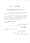 Decreto de exoneração, a pedido, do Dr. Francisco Adelino Gusmão Esteves de Carvalho e do Dr. José Manuel Bracinha Vieira dos cargos que exerciam, respetivamente, de Secretário de Estado do Tesouro e de Secretário de Estado dos Recursos Educativos.