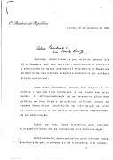 Carta do Presidente da República, Mário Soares, dirigida ao Presidente da República de Cabo Verde, Aristides Pereira, agradecendo carta de dia 16 de novembro [de 1990] onde lhe era comunicada a intenção do chefe de Estado cabo-verdiano de se candidatar às primeiras eleições presidenciais por sufrágio direto e universal realizadas em Cabo Verde e informando-o ter aceite receber o Dr. António Mascarenhas Monteiro, também candidato às ditas eleições.