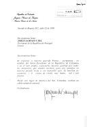 Carta de Jacquin Strouss de Samper, Primeira Dama da Colômbia, dirigida ao Presidente da República de Portugal, Jorge Sampaio e Senhora, agradecendo em em seu nome e do do Presidente Ernesto Samper Pizano as atenções que lhes foram dirigidas durante a visita a Portugal, assim como as ofertas que lhes foram feitas na ocasião.