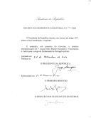 Decreto que nomeia, sob proposta do Governo, o ministro plenipotenciário de 1.ª classe, Pedro Manuel Sarmento e Vasconcelos e Castro, para o cargo de Embaixador de Portugal em Kiev [Ucrânia].