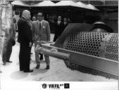 Ofício da MICAL- Mecânica Industrial de Cascais, Lda. convidando o Presidente da República a visitar o stand da empresa na FIL-72 e enviando fotografia relativa à FIL-67 em que se vê o Presidente Américo Tomás junto de uma das máquinas apresentadas pela empresa.