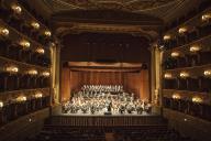 A Dra. Maria Cavaco Silva assiste ao 1º Concerto de Mecenas da Liga Portuguesa Contra o Cancro, no Teatro de São Carlos, em Lisboa, a 18 de setembro de 2014