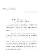 Carta do Presidente da República, Mário Soares, dirigida ao Presidente da República do Senegal, Abdou Diouf, relativa a proposta do Presidente Nino Vieira da Guiné-Bissau, acordada com o próprio chefe de Estado senegalês, para "procurar uma solução para o actual diferendo fronteiriço entre a Guiné-Bissau e o Senegal", e informando ter já dado conhecimento da mesma, por carta, ao Presidente francês, François Mitterrand. 