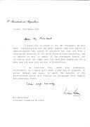 Carta do Presidente da República, Mário Soares, dirigida ao Presidente de Estado da África do Sul, Frederik de Klerk, felicitando-o pelos resultados do referendo entre a população branca, dando apoio à política de democratização e de renúncia ao apartheid e louvando o papel do líder sul-africano no esforço de promover uma sociedade mais aberta e mais justa naquele país.