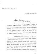 Carta do Presidente da República, Mário Soares, dirigida ao Presidente da República Popular de Angola, José Eduardo dos Santos, manifestando a sua preocupação com a situação de carência alimentar, agravada pela seca, e de falta de recursos médicos e de medicamentos, afetando as populações do Centro e Sul de Angola, e solicitando o apoio e garantia de condições no terreno por parte do chefe de Estado angolano para a promoção de um movimento solidário internacional e de uma campanha de ajuda humanitária, iniciativa de um conjunto de personalidades angolanas e luso-angolana e contando com o patrocínio do Presidente de Portugal.