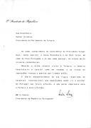 Carta do Presidente da República, Mário Soares, dirigida ao Presidente do Parlamento da Turquia,  apresentando, em nome do Povo Português e em seu nome pessoal, as condolências pelo falecimento do Presidente Turgut Özal, recordando na sua "recente visita à Turquia, a maneira hospitaleira e cordial " com que foi recebido pelo chefe de Estado turco, agora falecido.