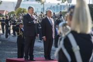 No início da Visita Oficial a Portugal, o Presidente da Ucrânia, Petro Poroshenko, e Senhora Maryna Poroshenko, são recebidos no Palácio de Belém pelo Presidente Marcelo Rebelo de Sousa, onde, numa cerimónia de boas-vindas, são executados os hinos nacionais dos dois países, a 18 de dezembro de 2017