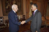 O Presidente da República, Aníbal Cavaco Silva, recebe em audiência o Chefe do Estado-Maior da Força Aérea, General Luís Evangelista Esteves de Araújo, a 10 de dezembro de 2009