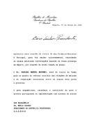 Carta do Presidente da República de Moçambique, Joaquim Chissano, endereçada ao Presidente da República Portuguesa, Mário Soares, por ocasião de visita a Portugal do Primeiro-Ministro moçambicano, Dr. Pascoal Manuel Mocumbi, "no quadro do reforço contínuo da relações de amizade e de cooperação" entre os dois países e salientando o reconhecimento pelo "contributo do povo e governo portugueses na implementação com sucesso do Acordo Geral de Paz para Moçambique, assinado em Roma em 1992".