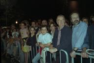 O Presidente da República Jorge Sampaio e a D. Maria José Ritta assistem ao desfile das Marchas Populares, na Avenida da Liberdade, a 12 de junho de 1999